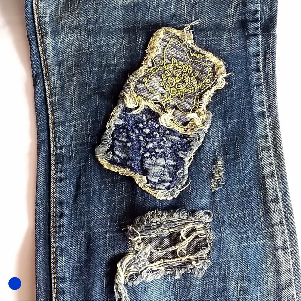 Y2K Levi's 518 Super Low Boot Cut Jeans Size 9M Distressed Patches Embroidered - Picture 4 of 12